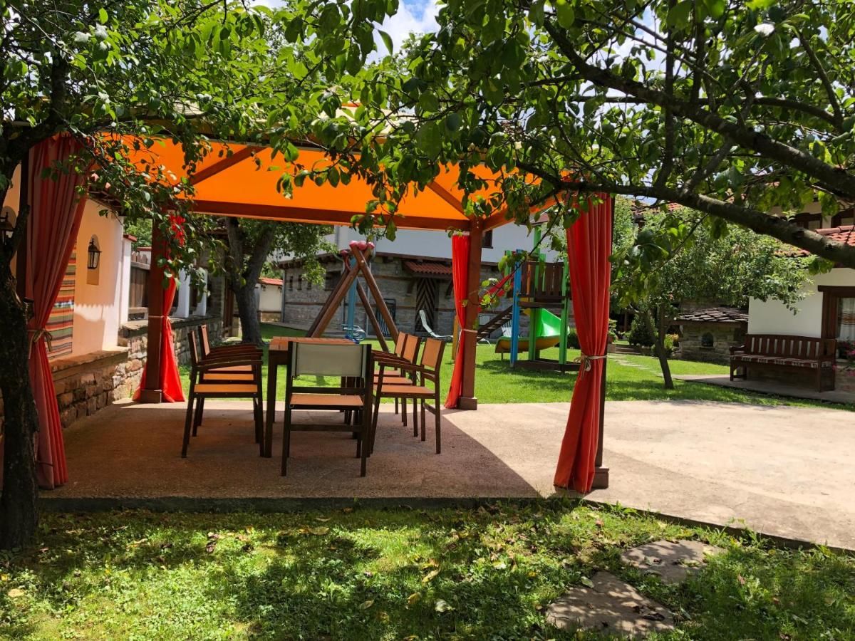 Комплексы для отдыха с коттеджами/бунгало Baba Stana Houses Априлци-17