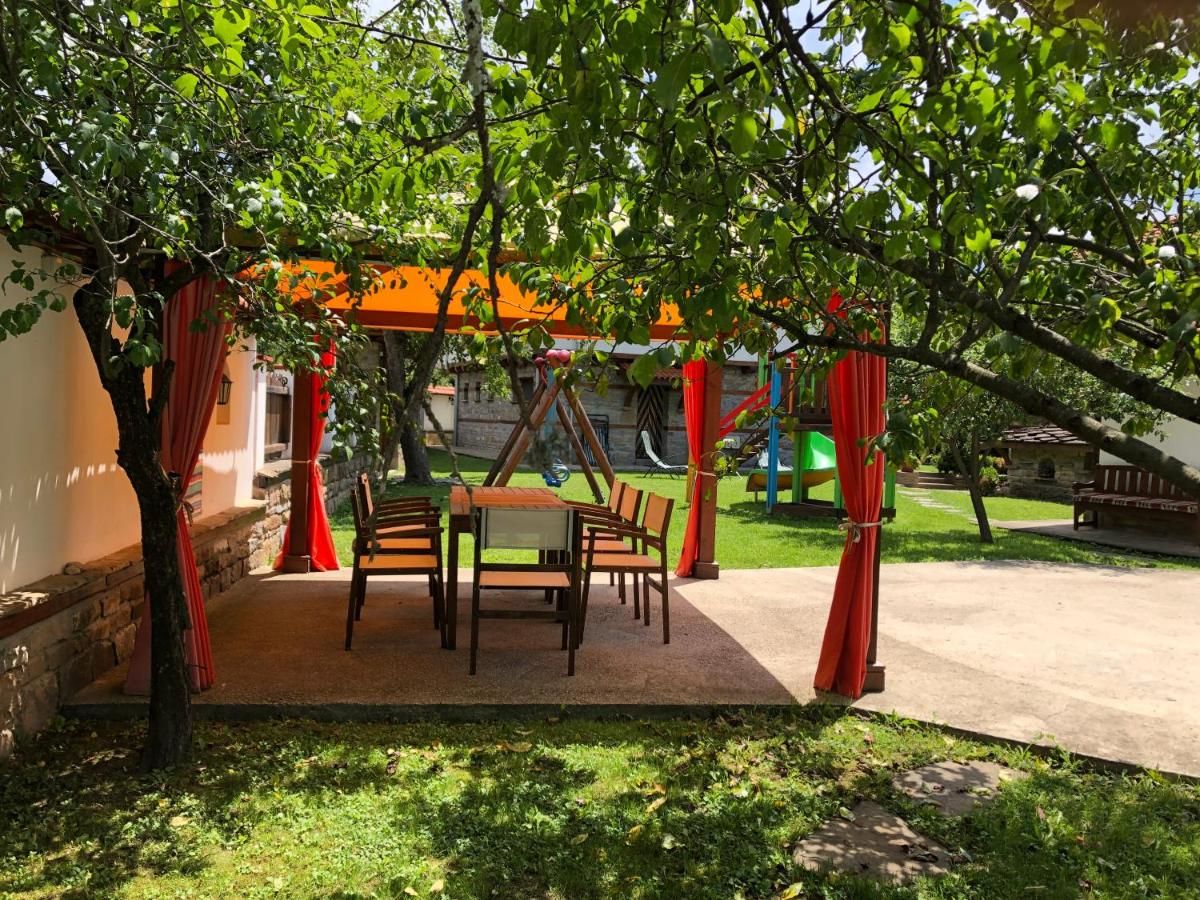 Комплексы для отдыха с коттеджами/бунгало Baba Stana Houses Априлци-18