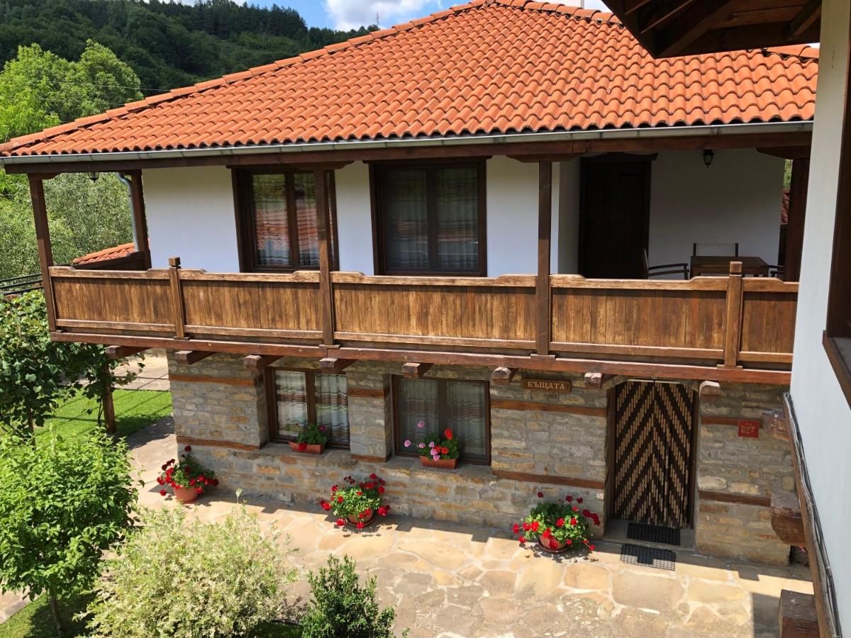 Комплексы для отдыха с коттеджами/бунгало Baba Stana Houses Априлци-31