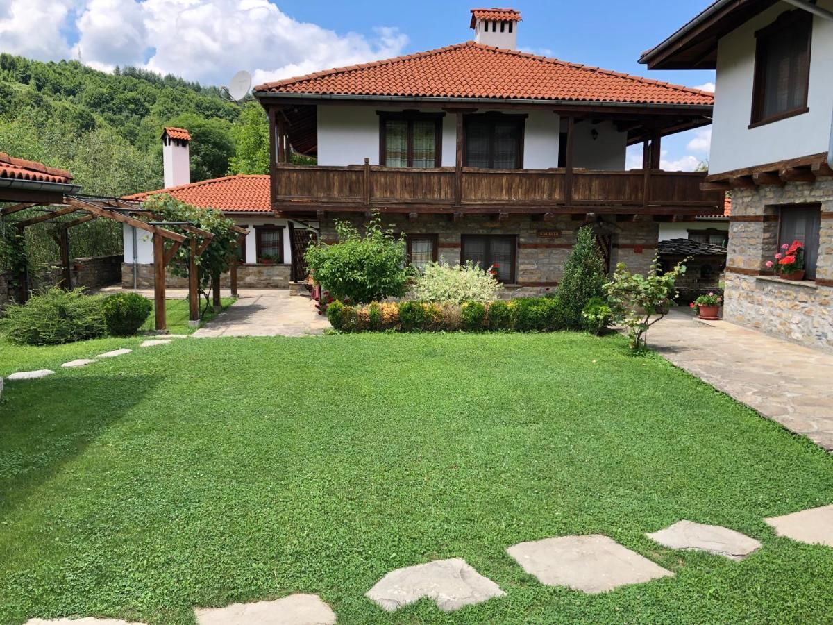 Комплексы для отдыха с коттеджами/бунгало Baba Stana Houses Априлци-7