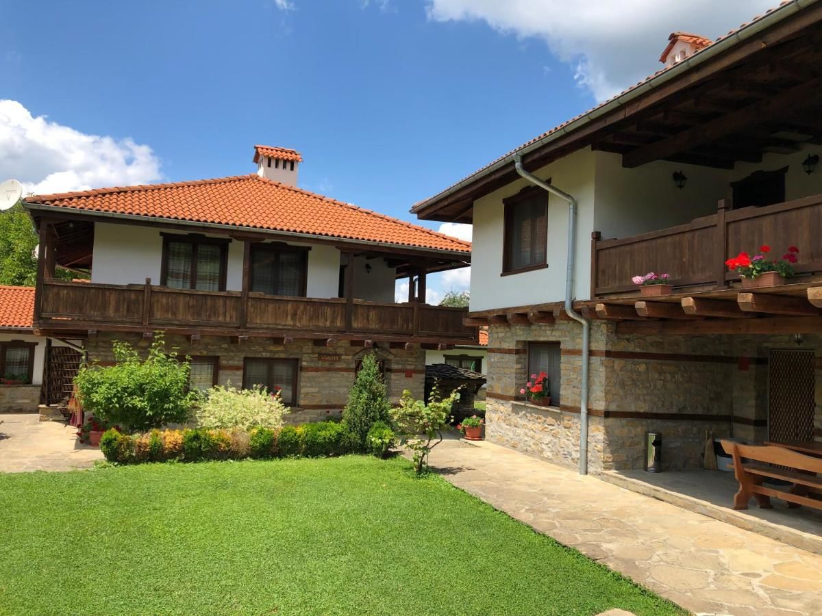 Комплексы для отдыха с коттеджами/бунгало Baba Stana Houses Априлци-10