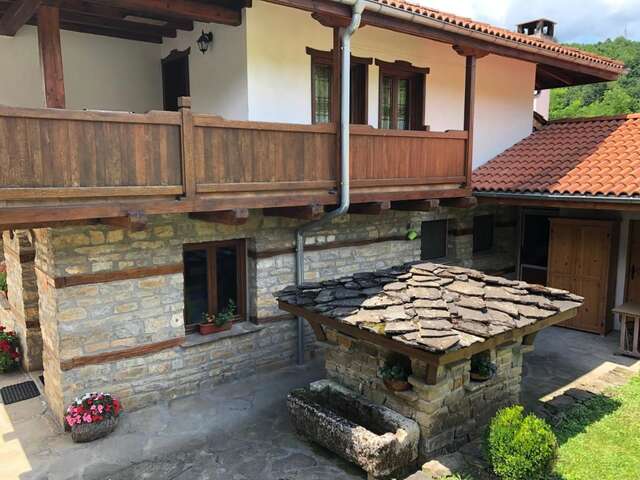 Комплексы для отдыха с коттеджами/бунгало Baba Stana Houses Априлци-24