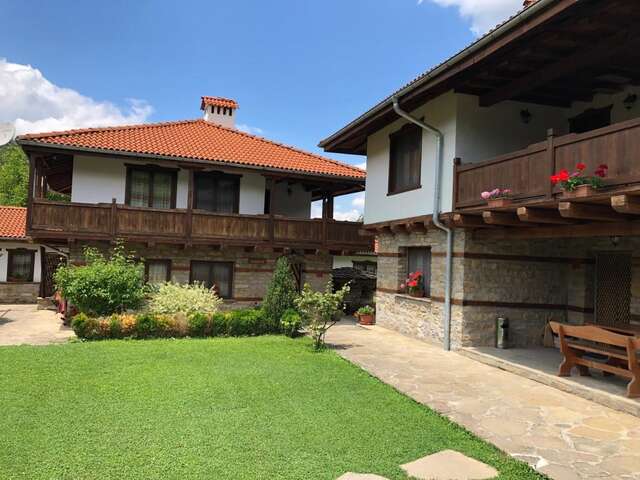 Комплексы для отдыха с коттеджами/бунгало Baba Stana Houses Априлци-5