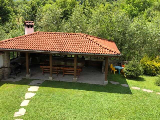 Комплексы для отдыха с коттеджами/бунгало Baba Stana Houses Априлци-32