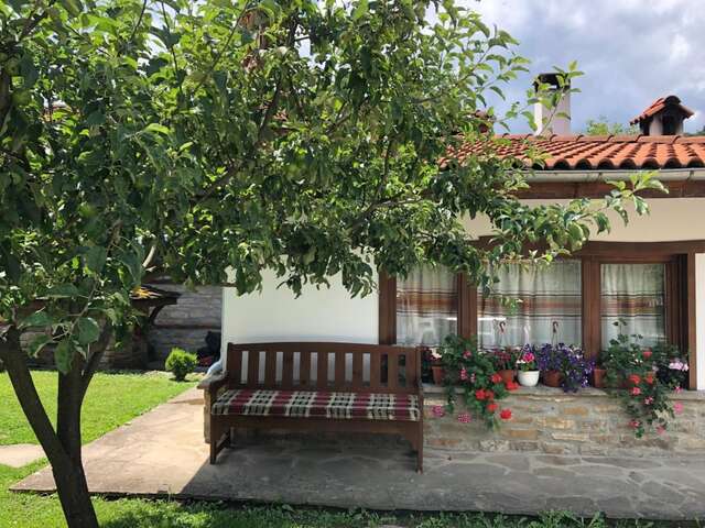 Комплексы для отдыха с коттеджами/бунгало Baba Stana Houses Априлци-37