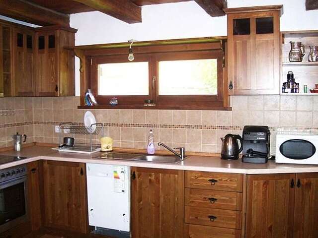 Комплексы для отдыха с коттеджами/бунгало Baba Stana Houses Априлци-43
