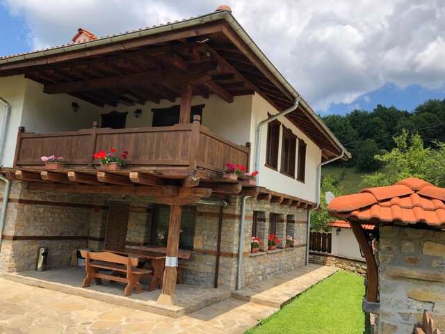 Комплексы для отдыха с коттеджами/бунгало Baba Stana Houses Априлци-7